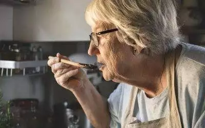 Stimulating Activities for Your Loved One with Dementia