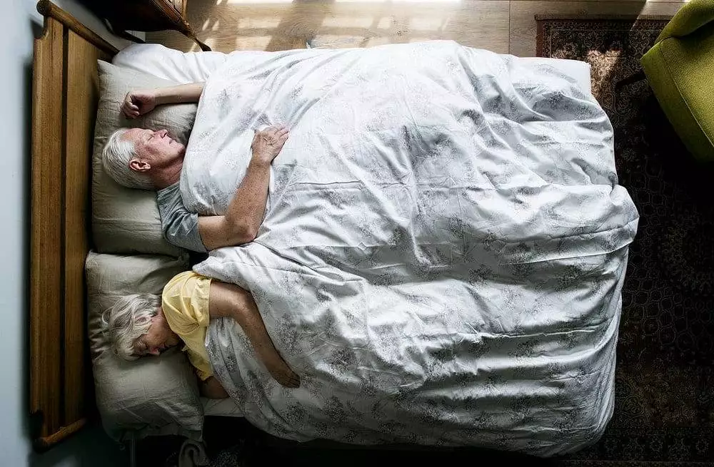 how seniors can get a good nights sleep - arista home care